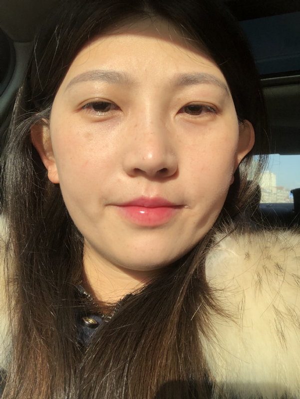 轻闭双眼的第一张照片--泉州相亲服务中心
