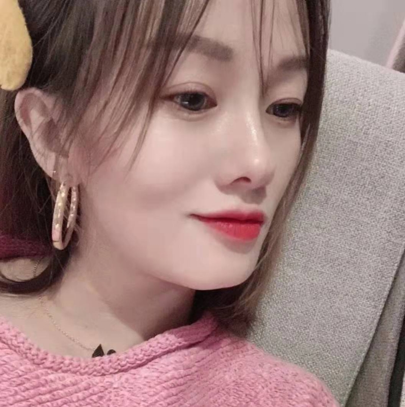 微醺的笑容的第一张照片--泉州相亲服务中心