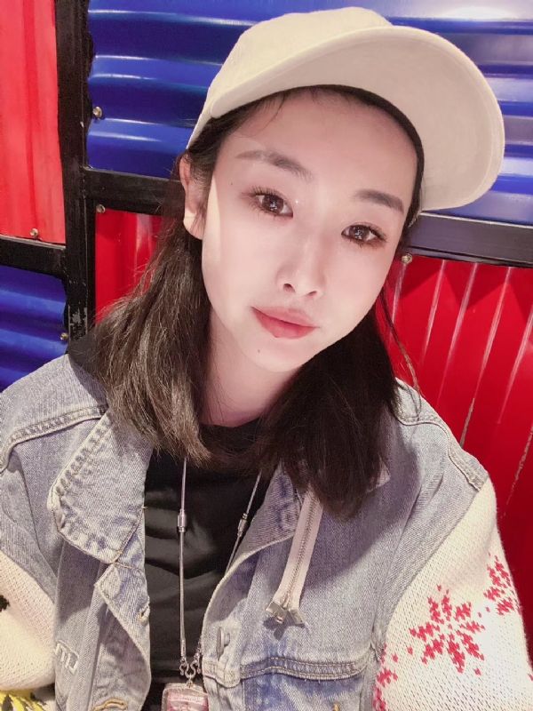 玲珑的第一张照片--泉州相亲服务中心