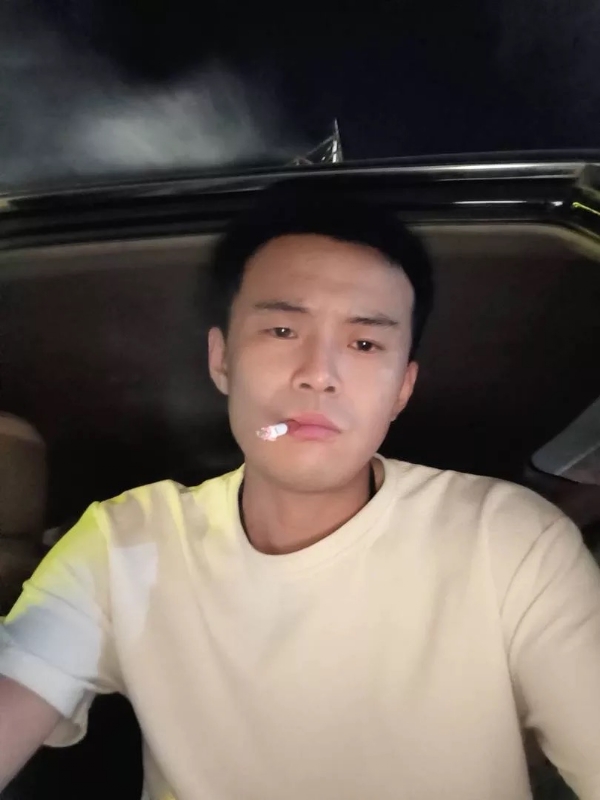 爱睡觉的土拨鼠的第一张照片--泉州相亲服务中心