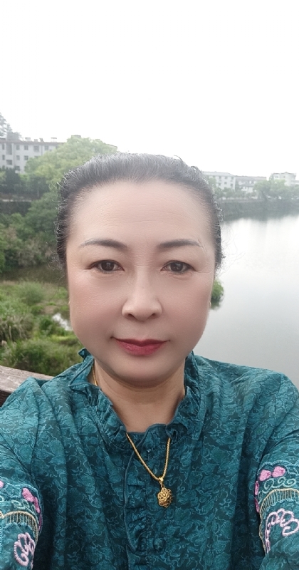 雨中情的第一张照片--泉州相亲服务中心