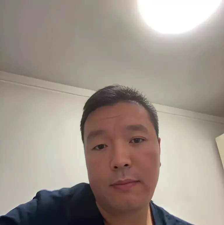 穿唐装的松鼠的第一张照片--泉州相亲服务中心