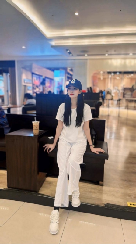 卖火柴的小女孩的第一张照片--泉州相亲服务中心