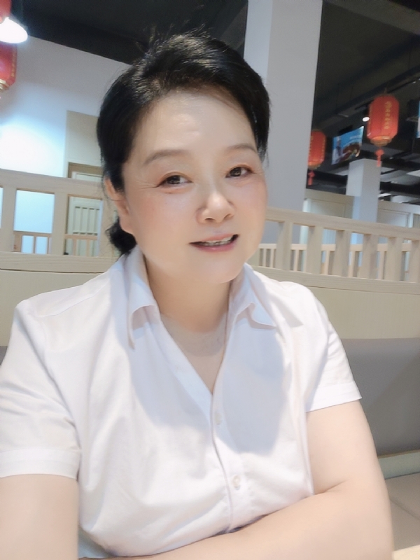 丁姐爱生活的第一张照片--泉州相亲服务中心